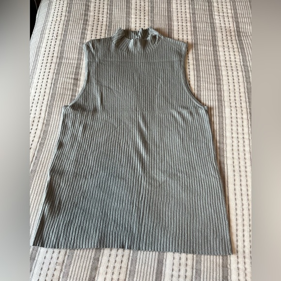 Bundle of two Anne Taylor mock neck tops - Large and XL - Picture 7 of 9